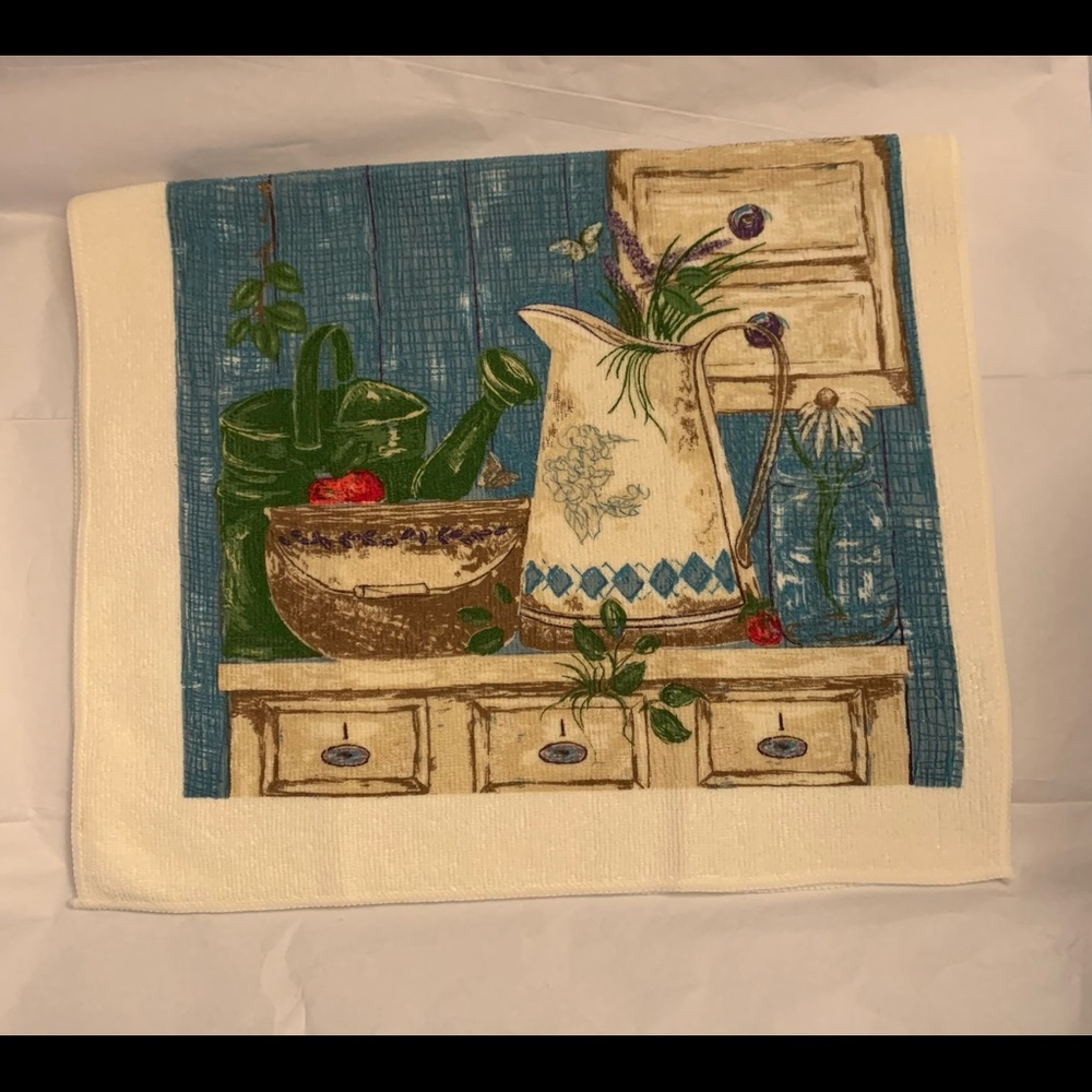 2 Colorful Towels NWOT Hand / Dish Towels